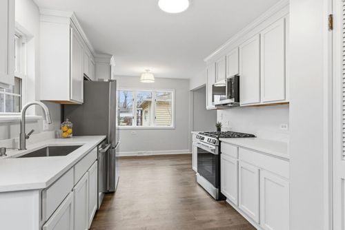 451 W Linda Ln, Addison, IL, 60101-1310 | Card Image