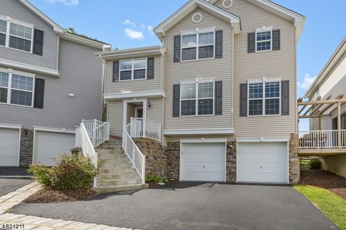 127 Sowers Dr, Hackettstown, NJ, 07840-7626 | Card Image