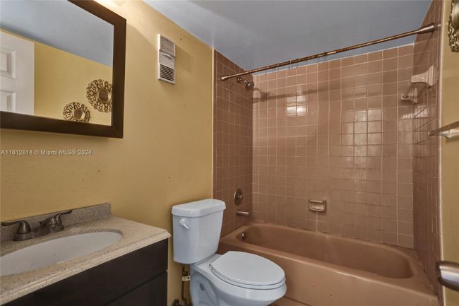 APT-506 - 8720 N Sherman Cir, Condo with 2 bedrooms, 2 bathrooms and null parking in Miramar FL | Image 14