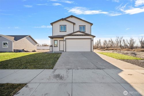 4247 W Sandy Ct, Moses Lake, WA, 98837-8035 | Card Image