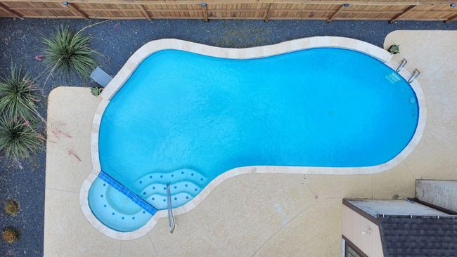 Aerial view of pool | Image 19