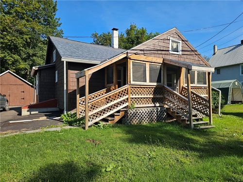 15 River Ln, Chenango Forks, NY, 13746-1552 | Card Image