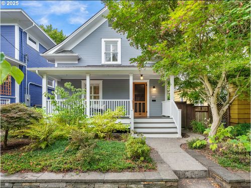 3632 Se Washington St, Portland, OR, 97214-3160 | Card Image