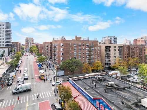 3w-134 Maple Ave, Flushing, NY, 11355 | Card Image