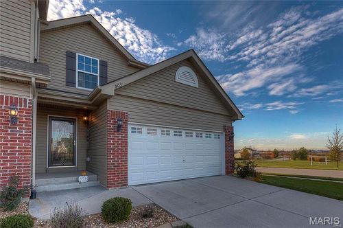 803 Foxgrove Dr, Fairview Heights, IL, 62208-2095 | Card Image