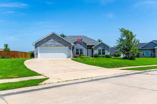 922 Windset Ct, CENTRALIA, MO, 65240-4147 | Card Image