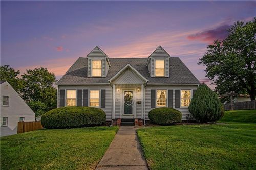 3719 Seneca St, Saint Joseph, MO, 64507-2164 | Card Image