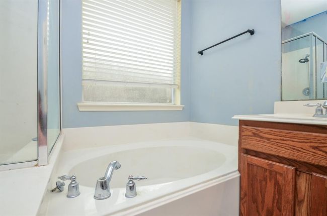 17719 Creek Bluff Ln, House other with 4 bedrooms, 3 bathrooms and 2 parking in Cypress TX | Image 18