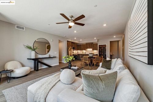 apt-202-2400 Adeline St, Oakland, CA, 94607-2479 | Card Image