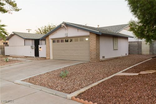 4891 Plata Del Sol Dr, Las Vegas, NV, 89121-6861 | Card Image
