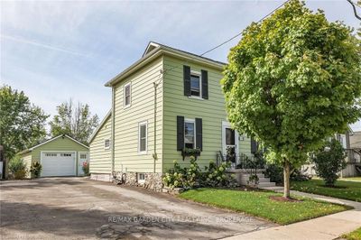 3663 E Main St, House other with 4 bedrooms, 1 bathrooms and 4 parking in Fort Erie ON | Image 1