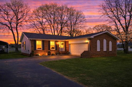 102 Lisa Cir, Winchester, TN, 37398-1400 | Card Image