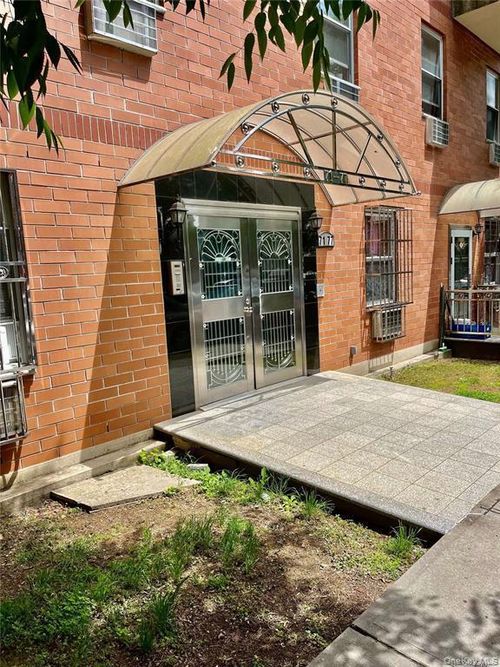 3d-71-77 159th St, Fresh Meadows, NY, 11365-4573 | Card Image