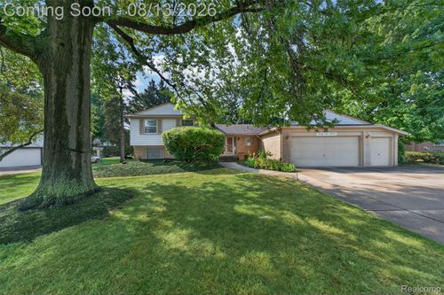 6611 Cottonwood Ct, West Bloomfield, MI, 48322 | Card Image