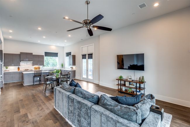APT-501 - 381 E Greenbriar Ln, Townhouse with 3 bedrooms, 4 bathrooms and null parking in Dallas TX | Image 13