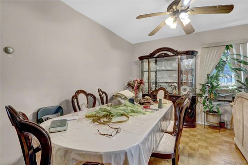 10445 198th St, Saint Albans, NY, 11412-1215 | Card Image