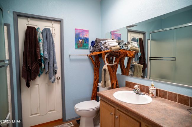 Guest Bathroom | Image 30
