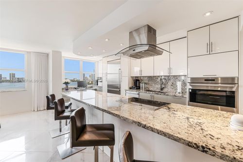 1104-251 174th St, Sunny Isles Beach, FL, 33160-3300 | Card Image