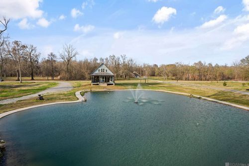 10082 Swanson Ln, Port Allen, LA, 70767-5336 | Card Image