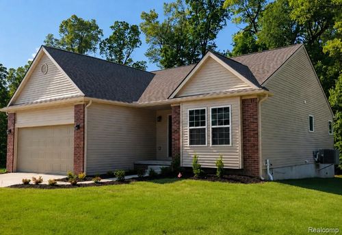 11473 Hidden Oaks Dr, Clio, MI, 48420-2905 | Card Image