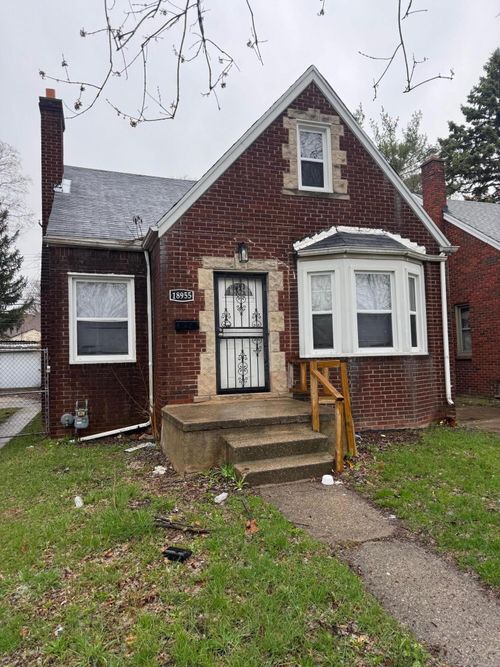18955 Hamburg St, Detroit, MI, 48205-2146 | Card Image
