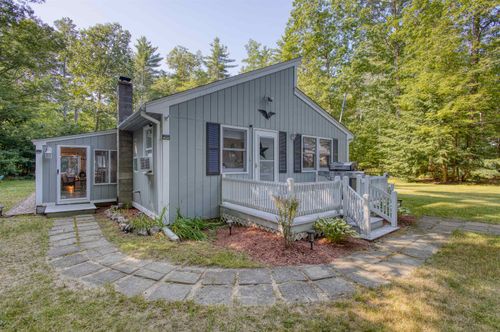11 Oakwood Dr, Center Ossipee, NH, 03814-6114 | Card Image