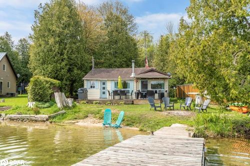 109 Lakeview Road, Chatsworth, ON, N0H1G0 | Card Image