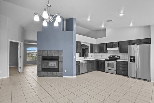 917 S Escuela Road, Golden Valley, AZ, 86413 | Card Image