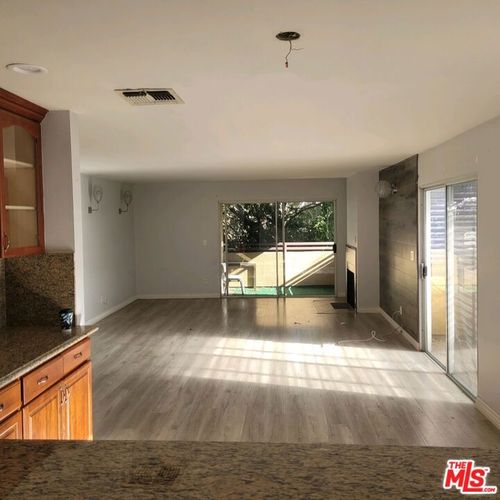 105-1200 S Shenandoah St, Los Angeles, CA, 90035-2264 | Card Image