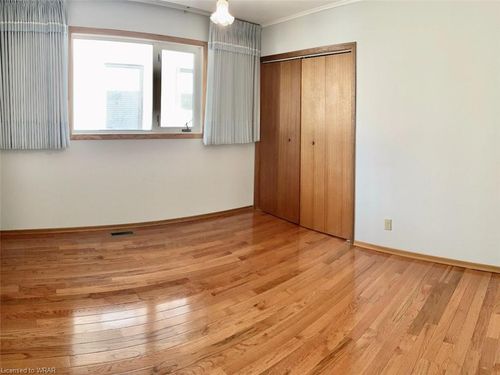 925 Brown Street, Thunder Bay, ON, P7E2L6 | Card Image
