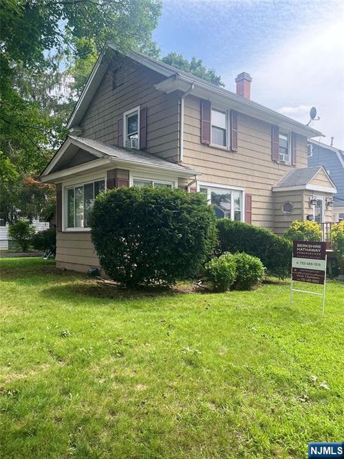 68 Peachtree Rd, Maplewood, NJ, 07040-1642 | Card Image