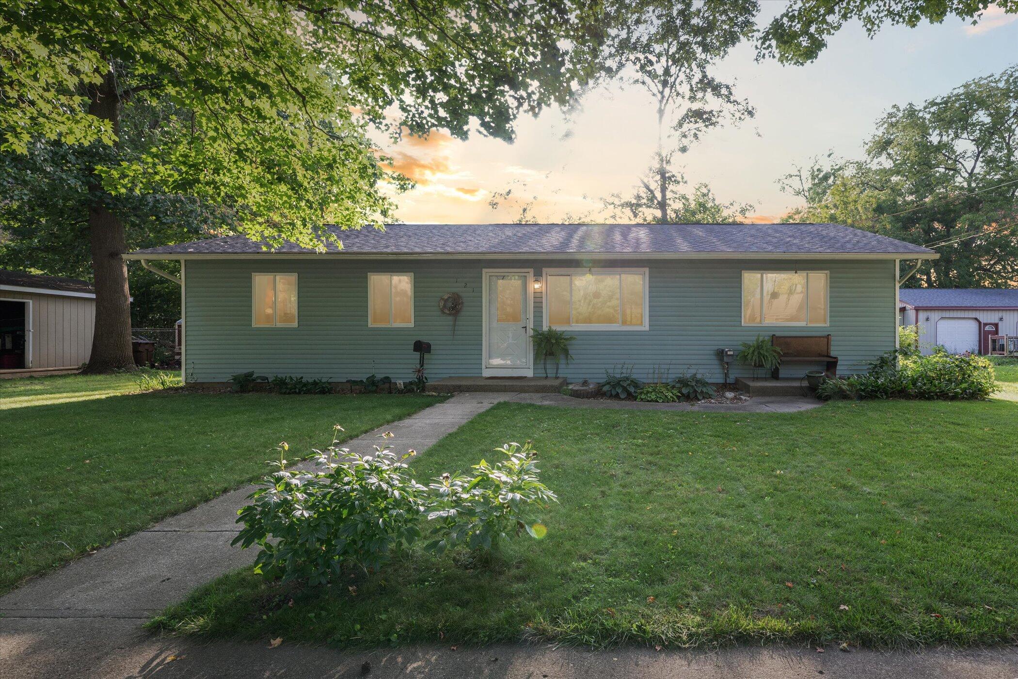 West St, Bellevue, MI 49021