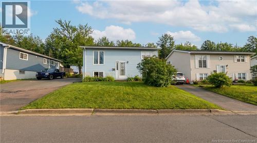 338 Westbrook Cir, Moncton, NB, E1E2M2 | Card Image