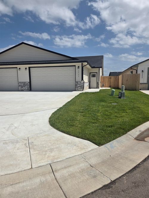 2437 S Wheatland Ct, Wichita, KS, 67235-4142 | Card Image