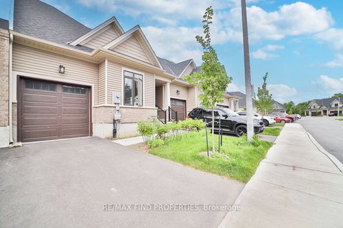 53-4311 Mann St, Niagara Falls, ON, L2G3K2 | Card Image