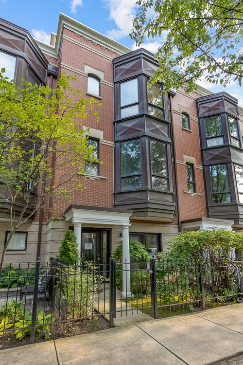 337 W Scott St, Chicago, IL, 60610-4372 | Card Image