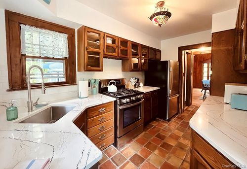 15 Locust Dr, Cold Spring, NY, 10516-4130 | Card Image