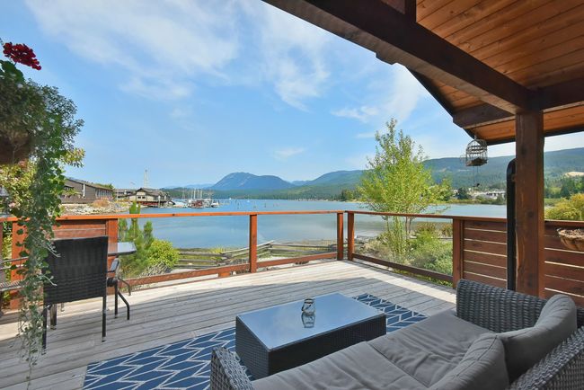 5672 Osprey Street, House other with 4 bedrooms, 3 bathrooms and null parking in Sechelt BC | Image 1