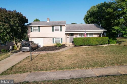 19 W Shore Dr, CAMP HILL, PA, 17011-7718 | Card Image