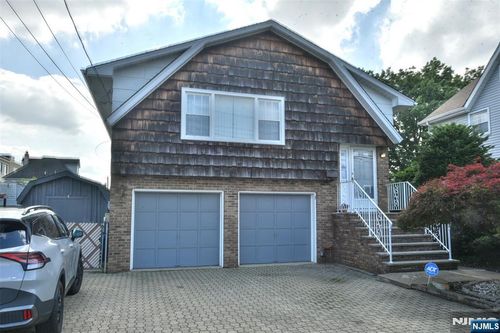 102 Parkview Ave, Elmwood Park, NJ, 07407-1826 | Card Image