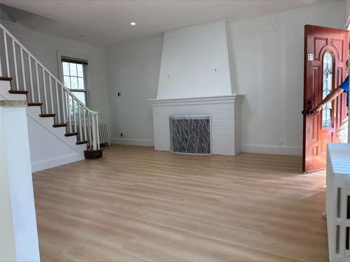 a-11 Floyd Pl, Great Neck, NY, 11024-2007 | Card Image