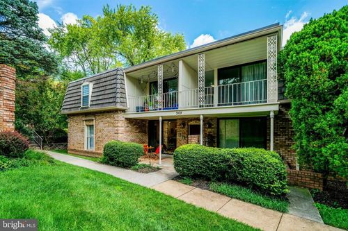 627-3109 Patrick Henry Dr, FALLS CHURCH, VA, 22044-2318 | Card Image