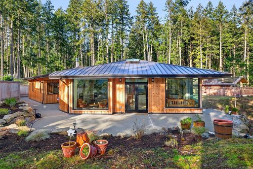 177 Maracaibo Lane, Salt Spring Island, BC, V8K1S6 | Card Image