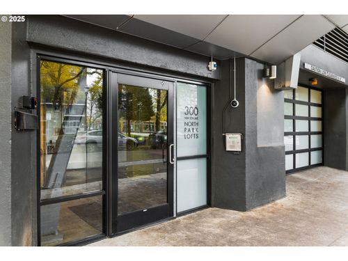 601-300 Nw 8th Ave, Portland, OR, 97209-3553 | Card Image