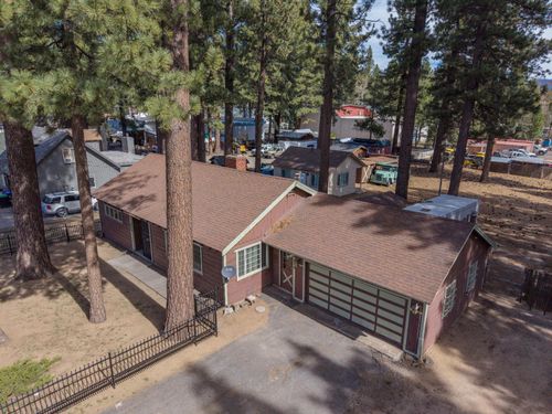 945 3rd St, South Lake Tahoe, CA, 96150-4300 | Card Image