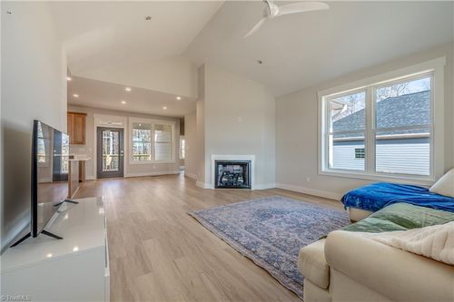 379 Turtle Ridge Rd, Sparta, NC, 28675-9471 | Card Image