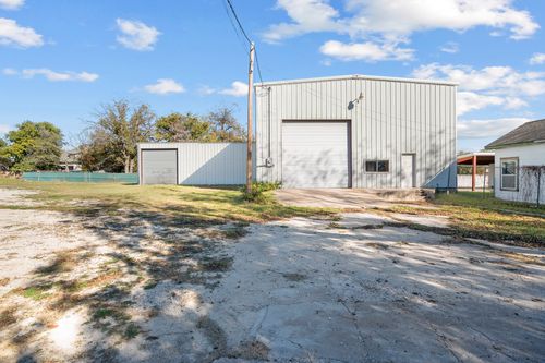 503 W Central Ave, Comanche, TX, 76442-2707 | Card Image