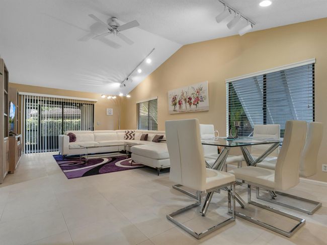 10088 Laurelwood Pl, Condo with 2 bedrooms, 2 bathrooms and null parking in Boynton Beach FL | Image 10