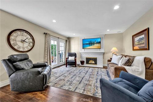 14611 Oak Ave, Irvine, CA, 92606-2166 | Card Image