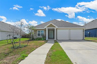 102 N Island Drive, House other with 3 bedrooms, 2 bathrooms and null parking in Terrell TX | Image 1